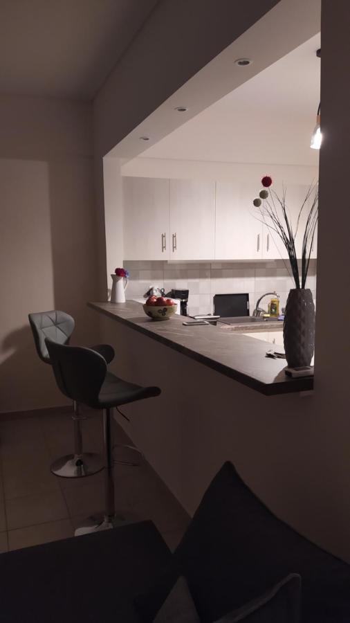Με Θεα Το Λιμανι Apartment Pireu Exterior foto